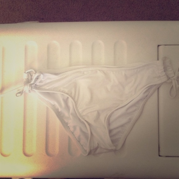 Bikini bundle! Size medium - Picture 6 of 8